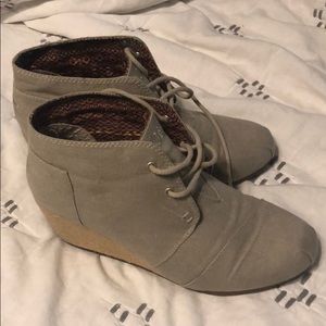 Bobs wedges (NEW) only worn to try on 8.5 taupe